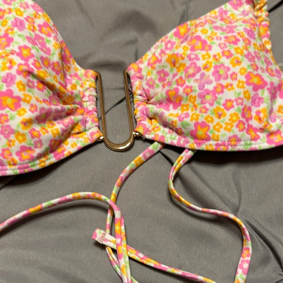 Floral Bikini Set with Pink and Yellow Accents - Picture 4 of 5
